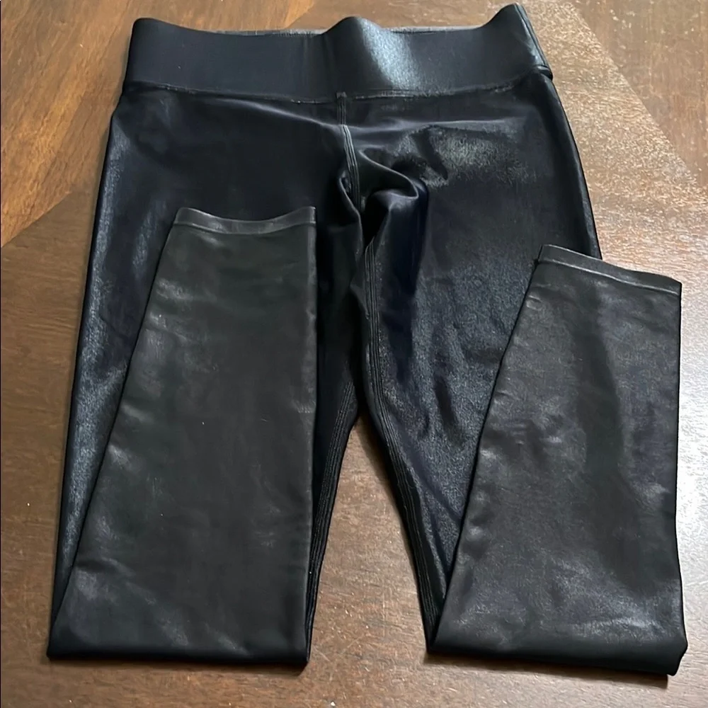 Carbon 38 Women's Black High-Waisted Leggings - Picture 7 of 7